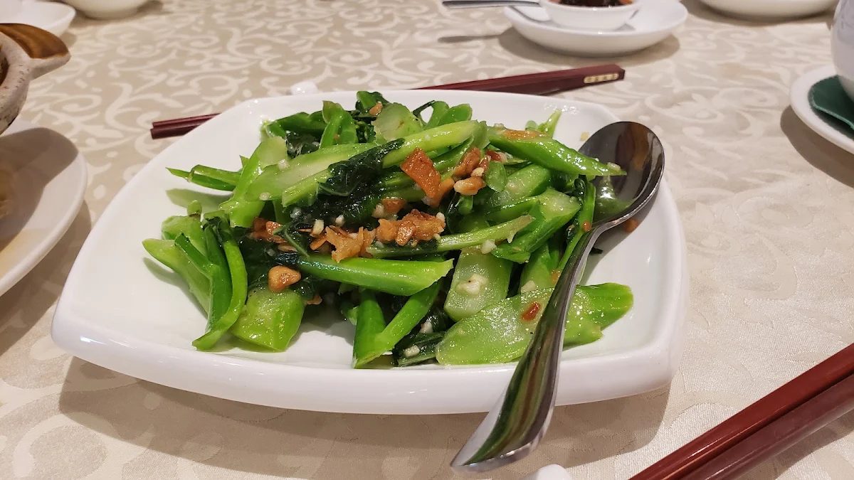 sauteed chinese broccoli w ginger 薑汁炒芥兰片
